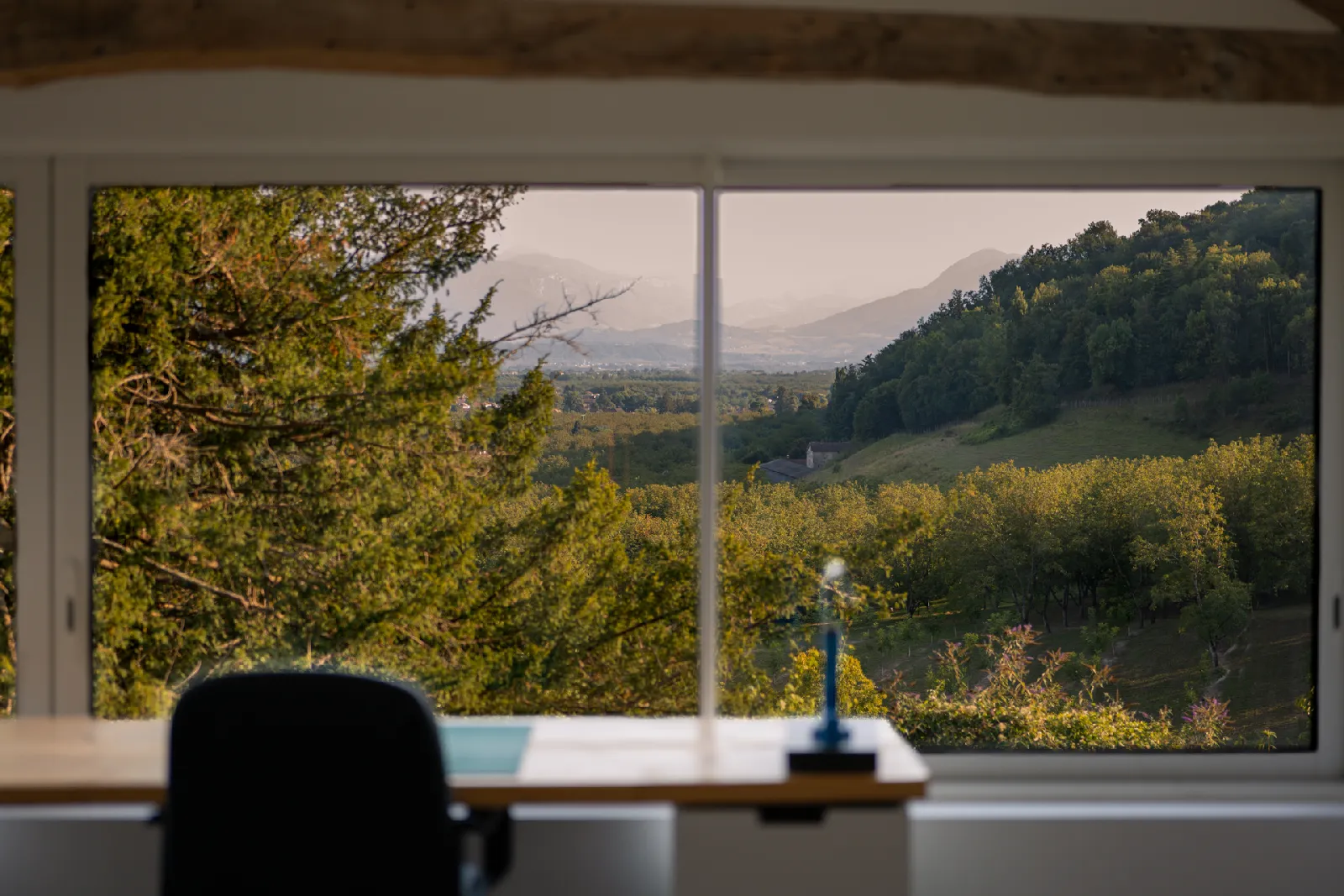 Bureau avec vue sur la vallée, maison de prestige
