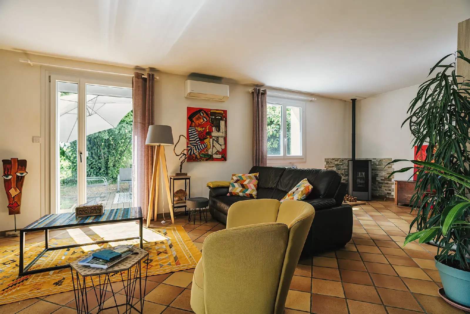 Salon contemporain, cheminée
